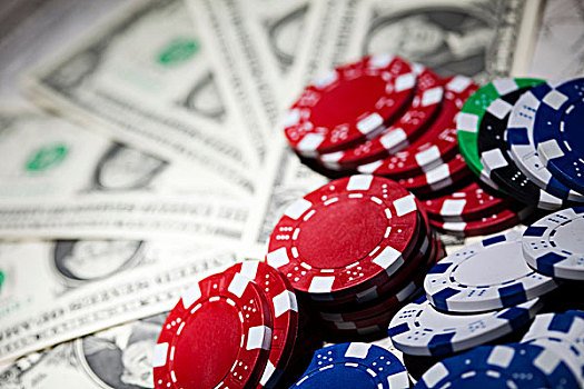rm98 app Live Casino – Live Dealer Baccarat စားပွဲနှင့် ဖဲဖြန့်နေသော ကဒ်ကစားပွဲ
